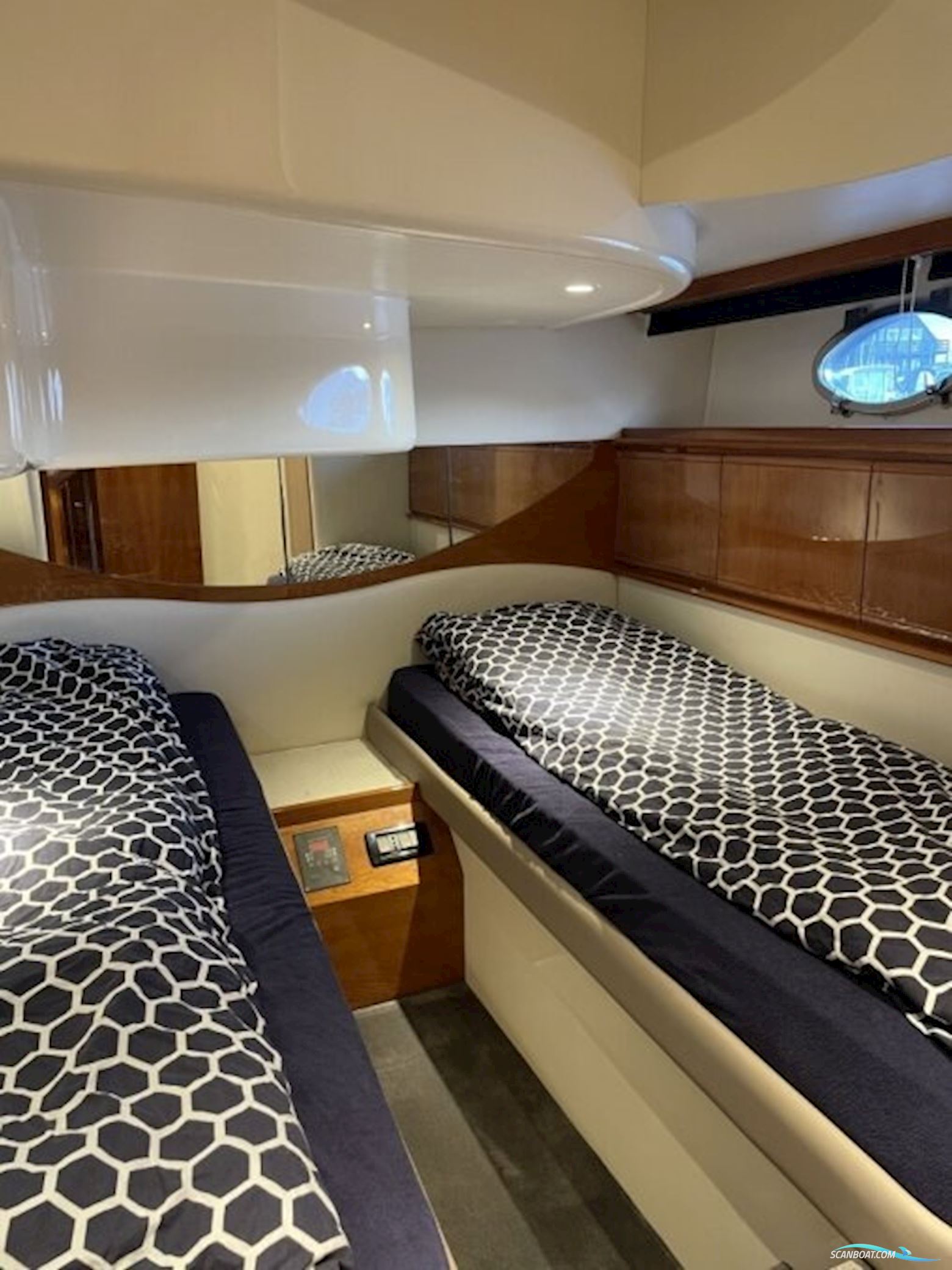 Pershing 52