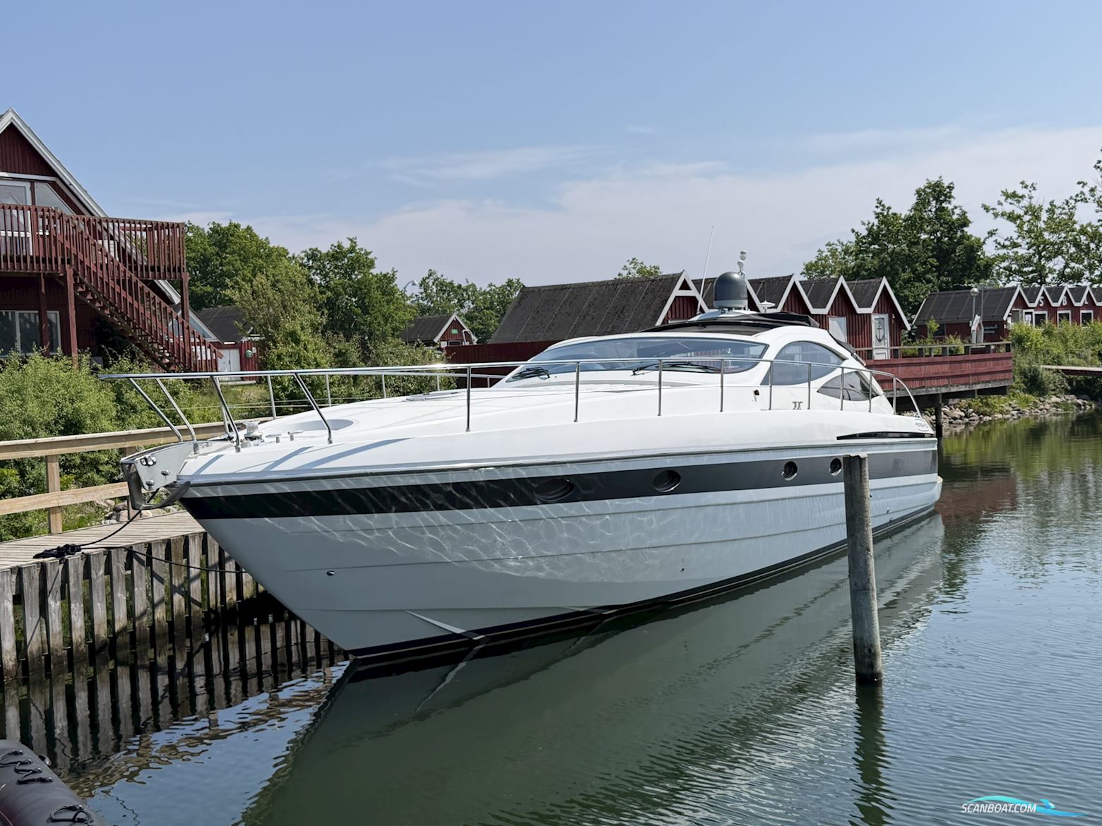 Pershing 52