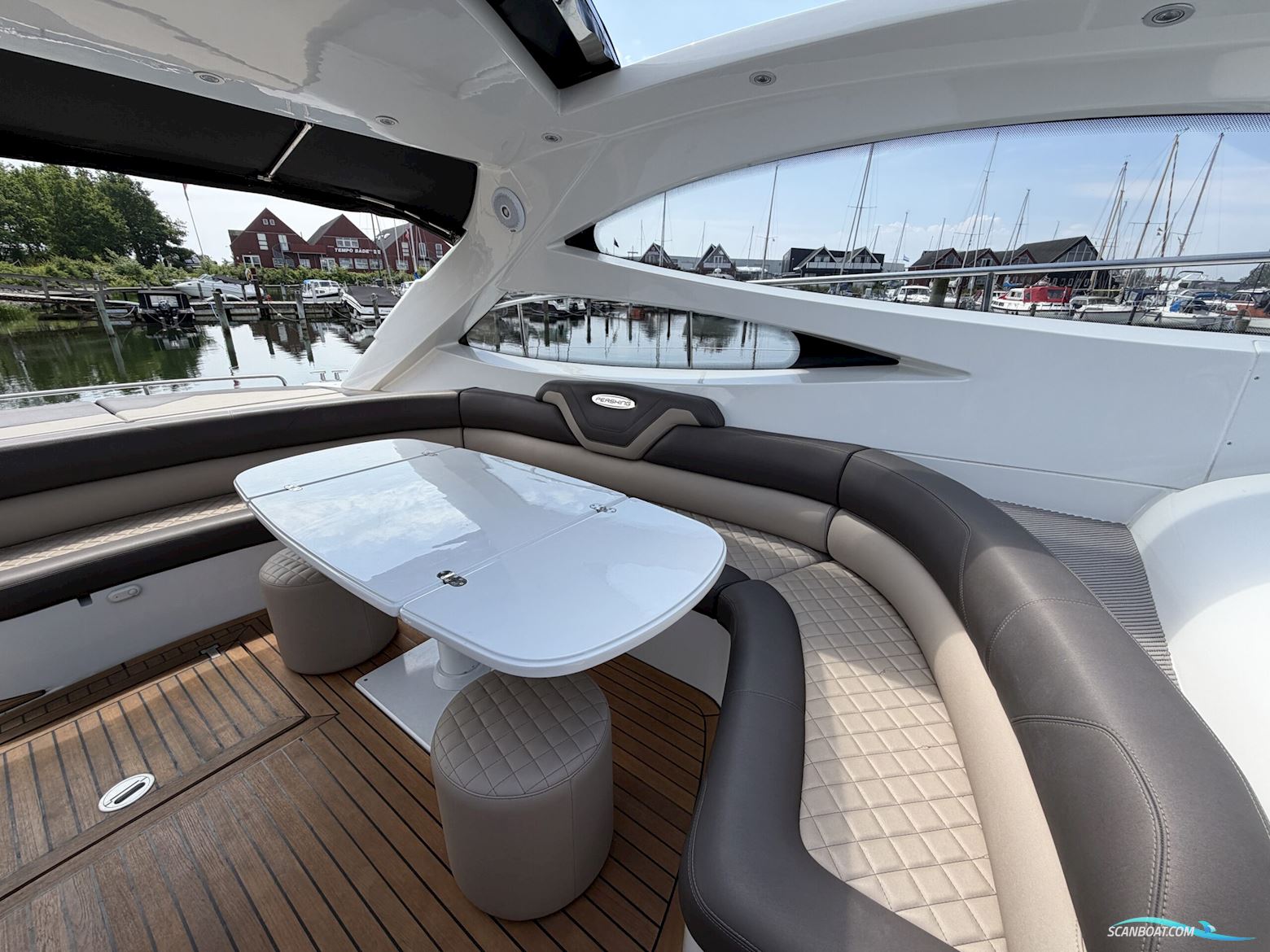 Pershing 52