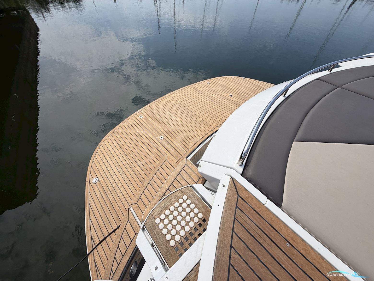 Pershing 52