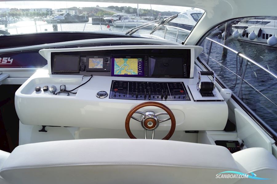 Pershing 54 - Unik Stand / Mint Conditon