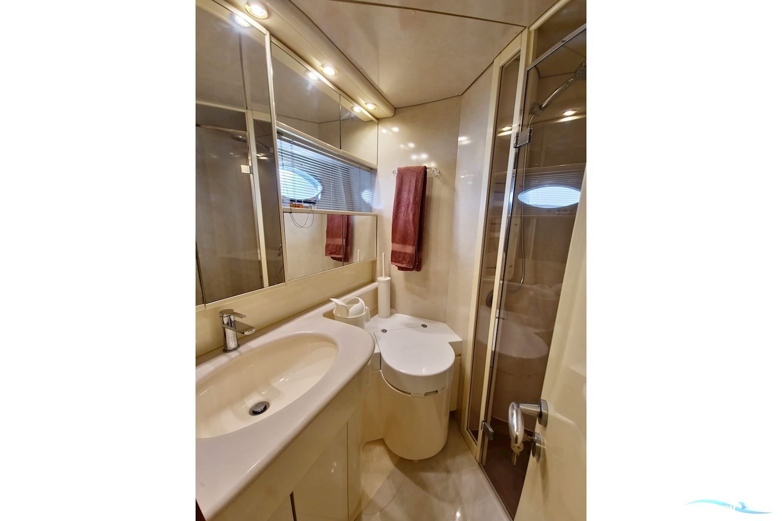 Pershing 65