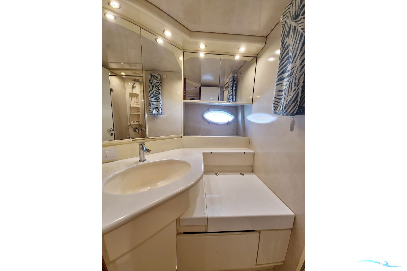 Pershing 65
