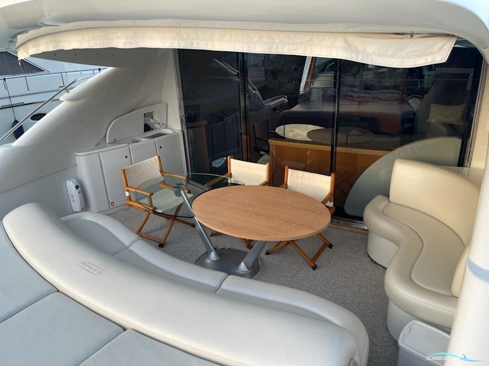 Pershing 76