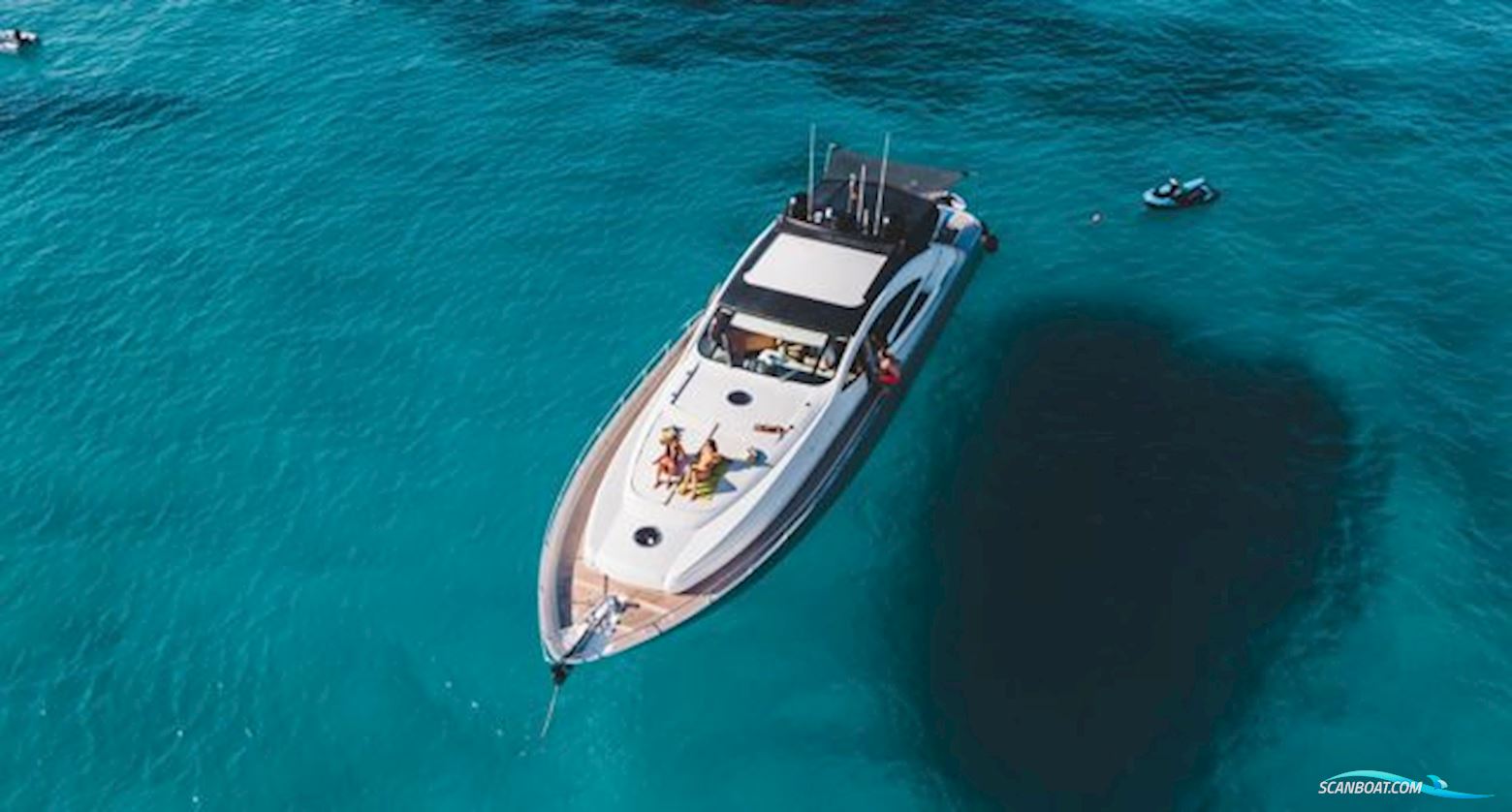 Pershing 76