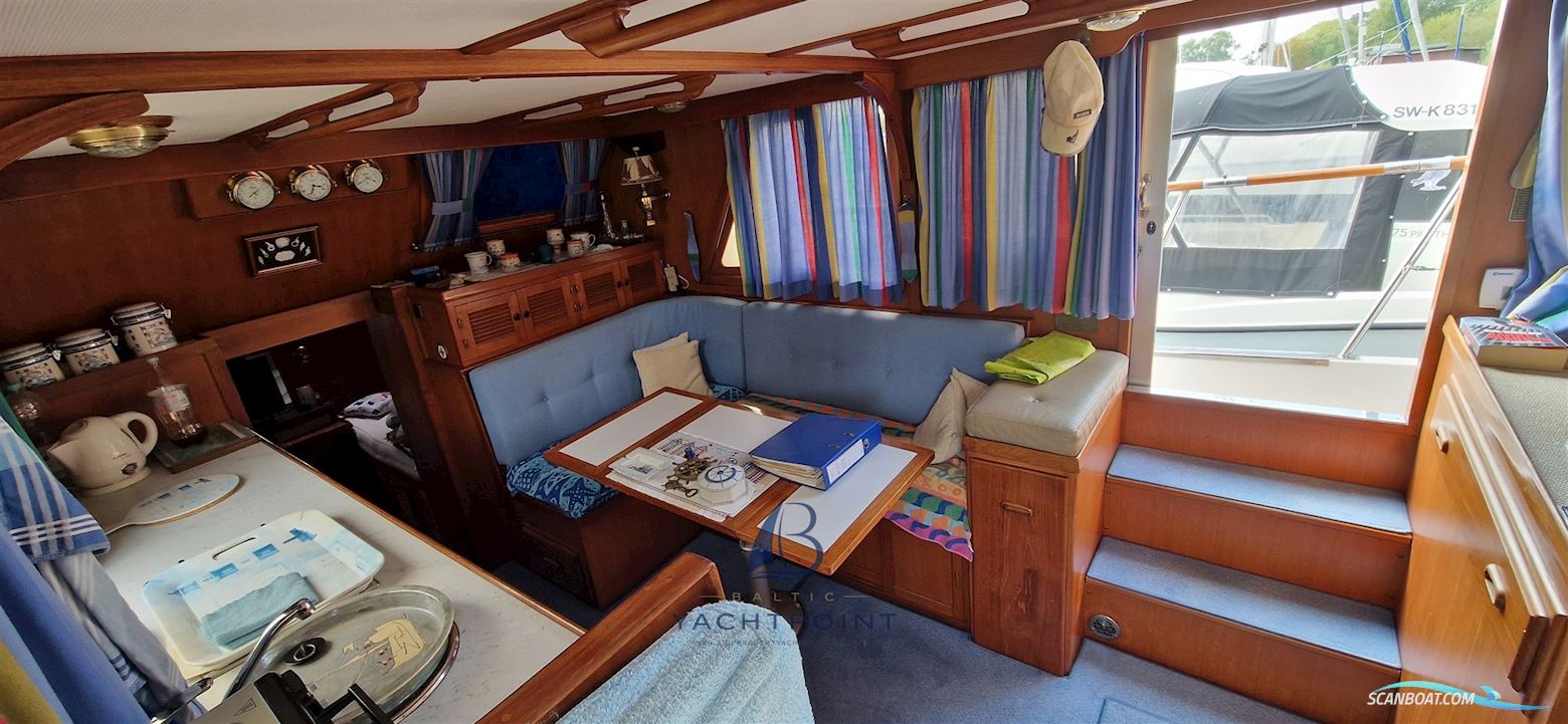 Phuket Trawler 35