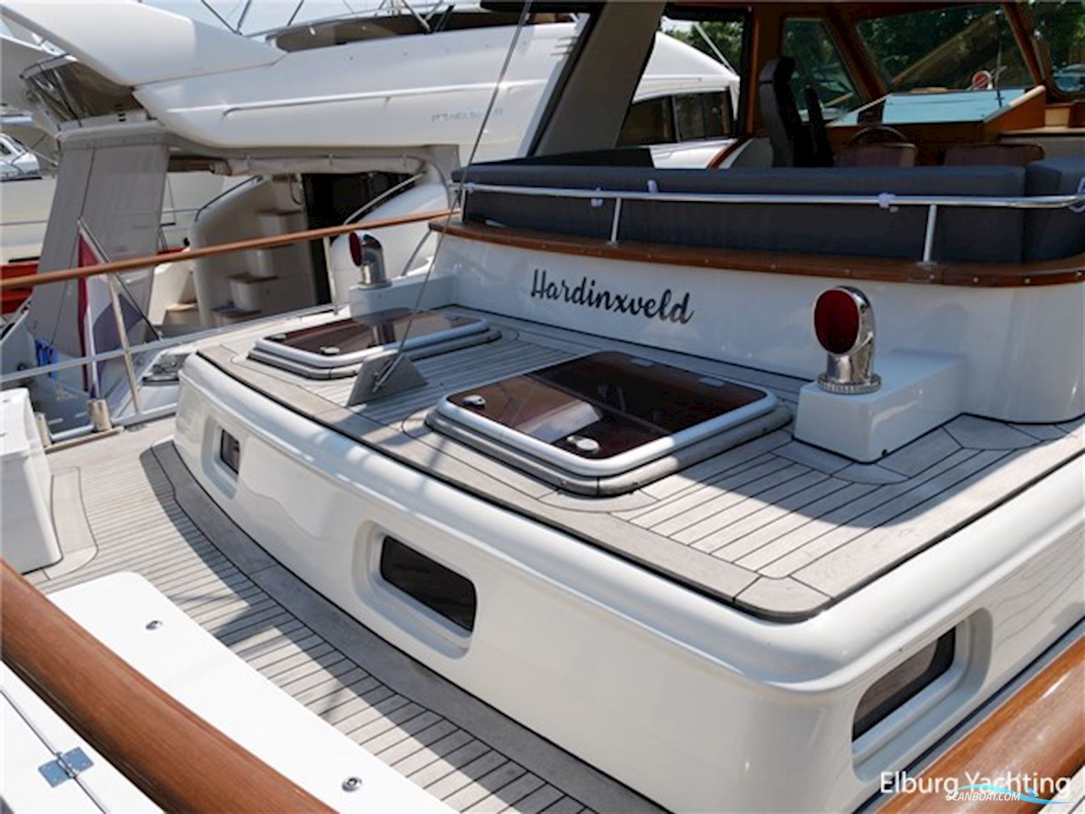 Pieter Beeldsnijder 58 - Open Pilothouse 