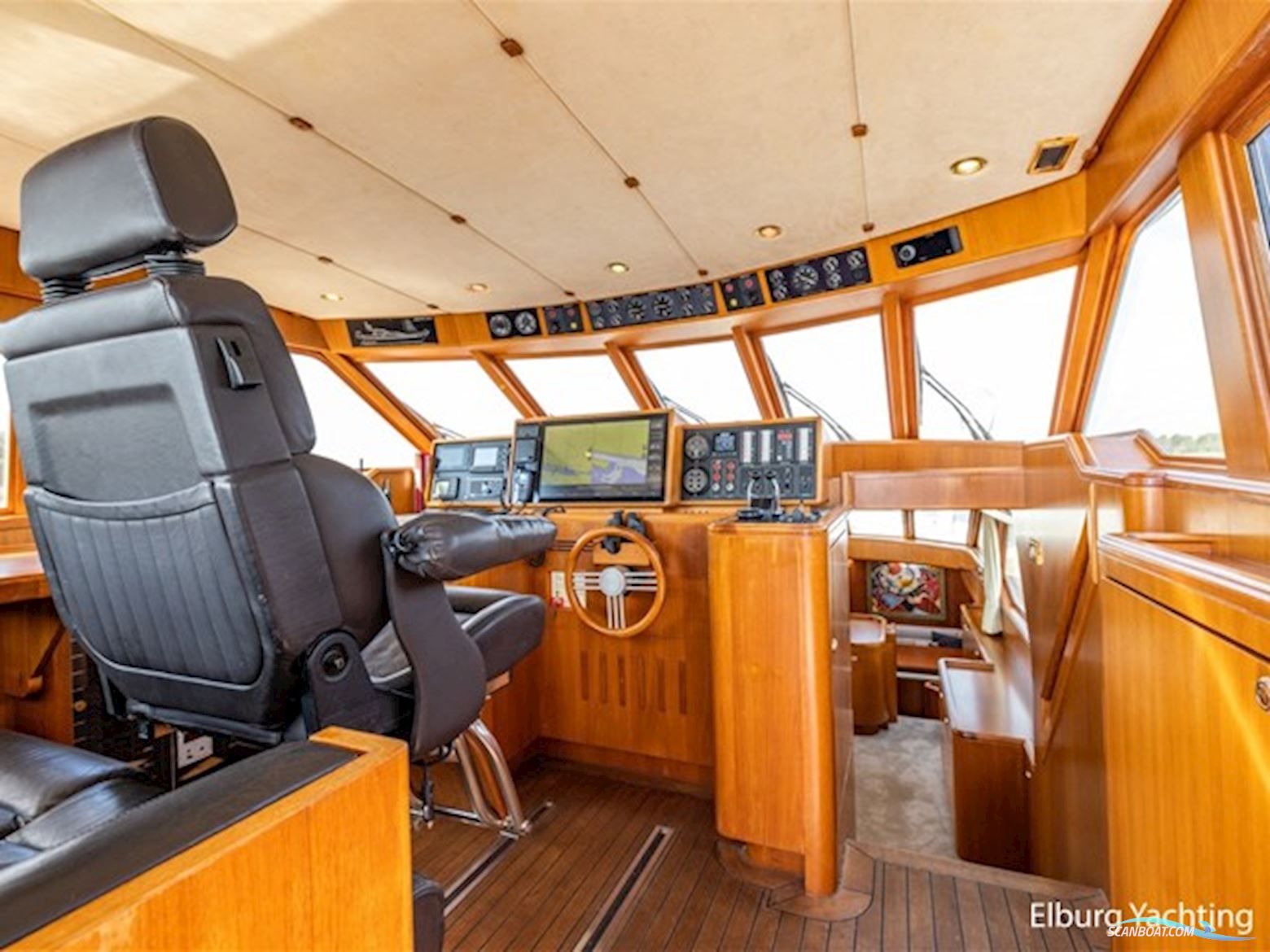 Pieter Beeldsnijder 60 - Explorer Yacht