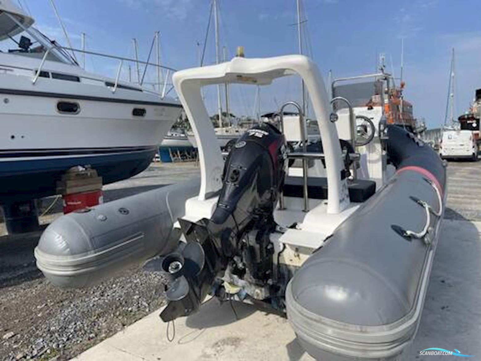 Piranha 5.6m RIB
