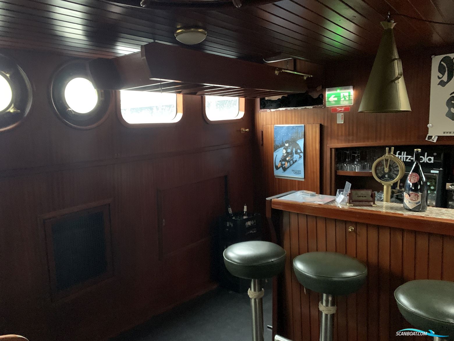 Platbodem Motortjalk