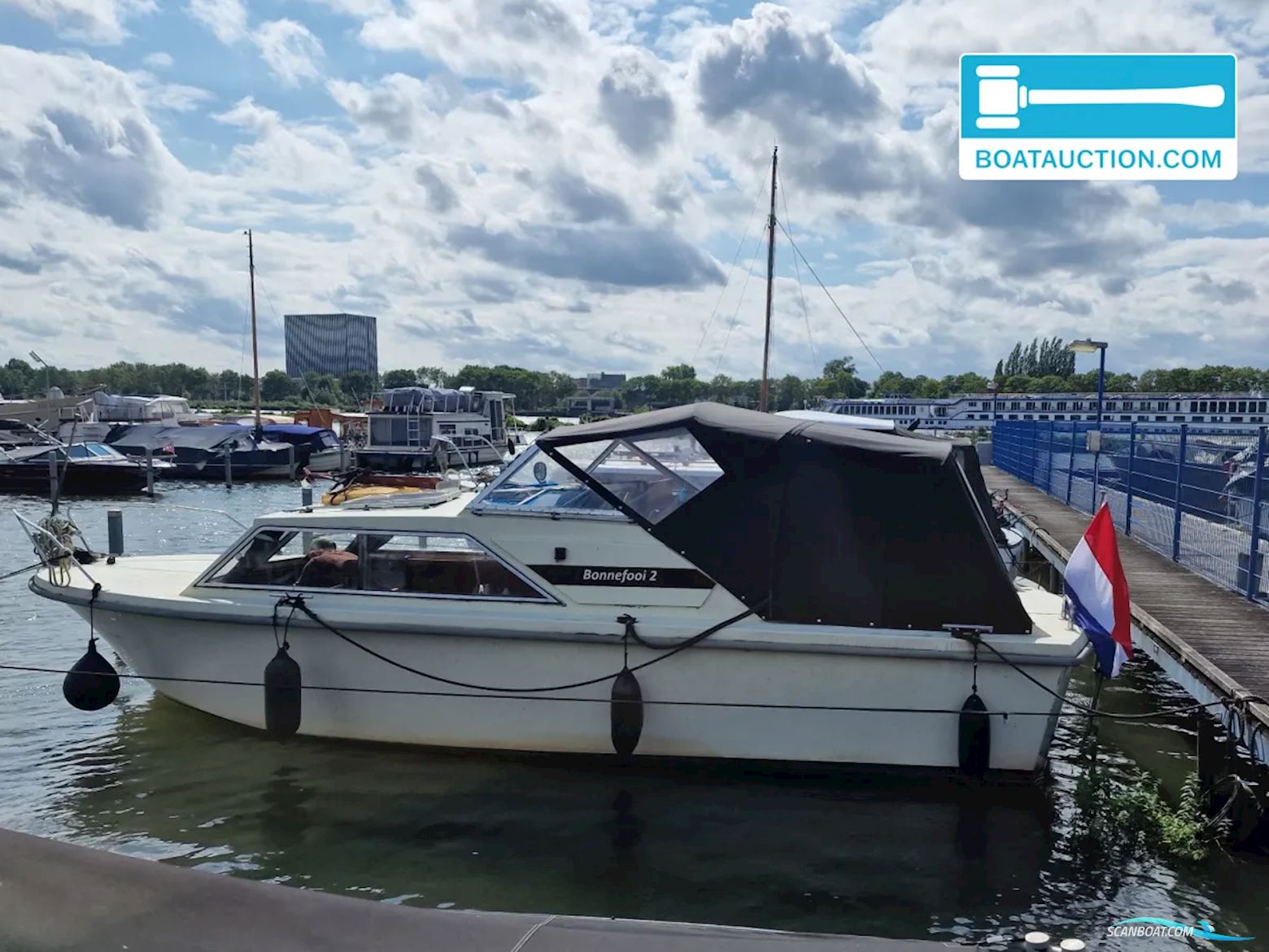 POLARIS 770 Motorbåd , med Renault motor, Holland