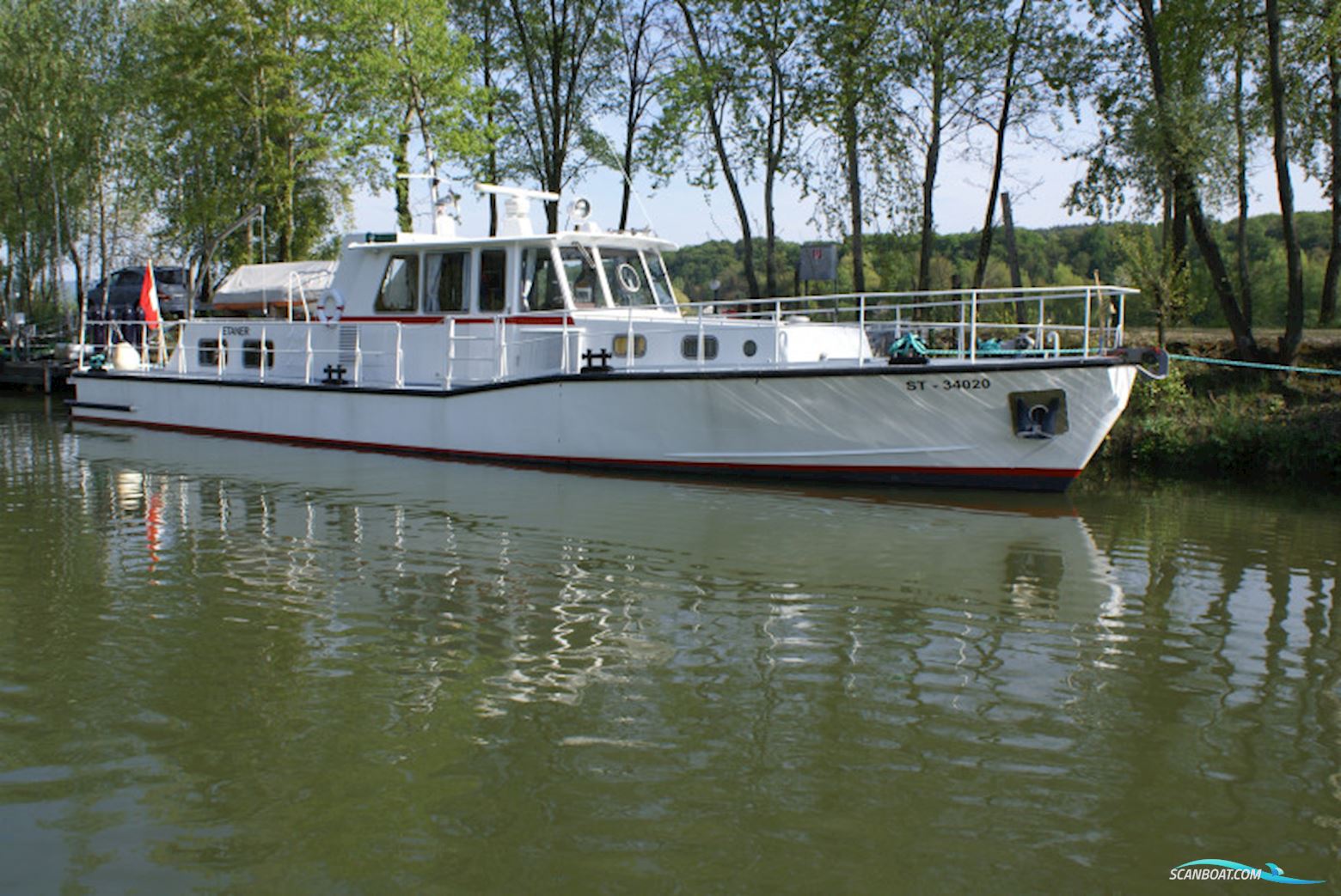 Polizei-Patroulienboot Motorbåd 1976, med Volvo Penta 6 Zylinder motor, Østrig