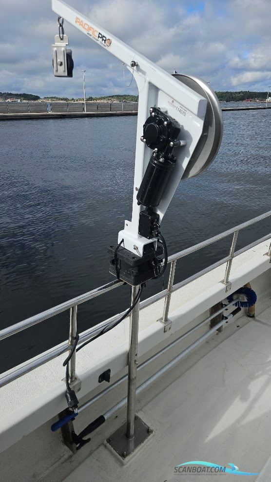 Pollux 21 Fishing