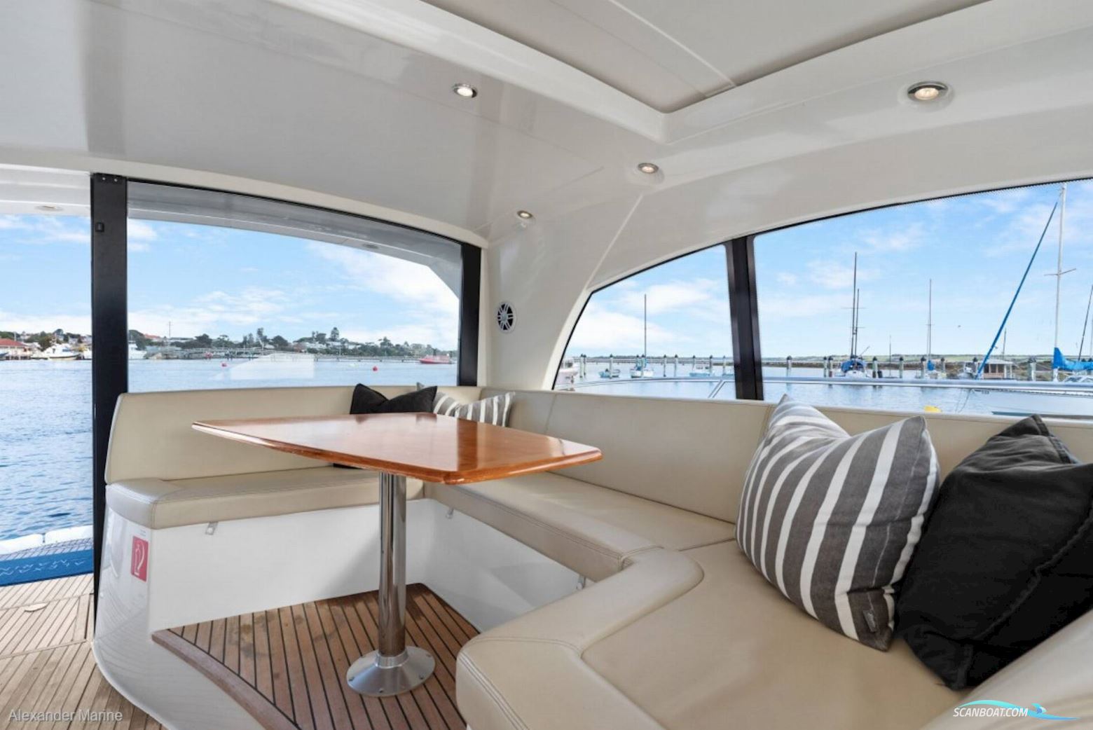 Prestige 42S - Twin Volvo Penta IPS500/Udstyr