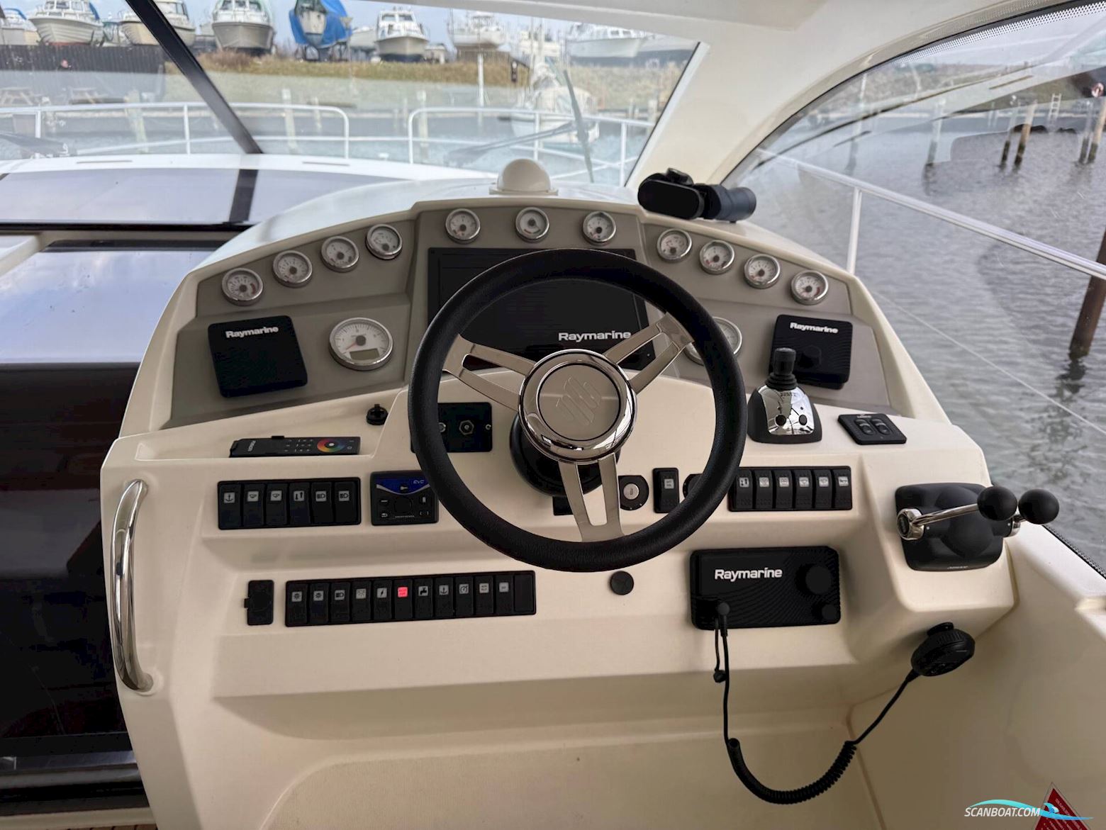 Prestige 42S - Twin Volvo Penta IPS500/Udstyr