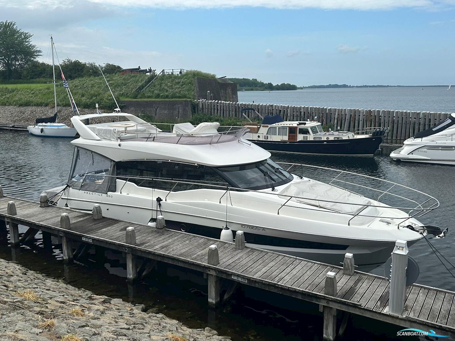 Prestige 460 Flybridge