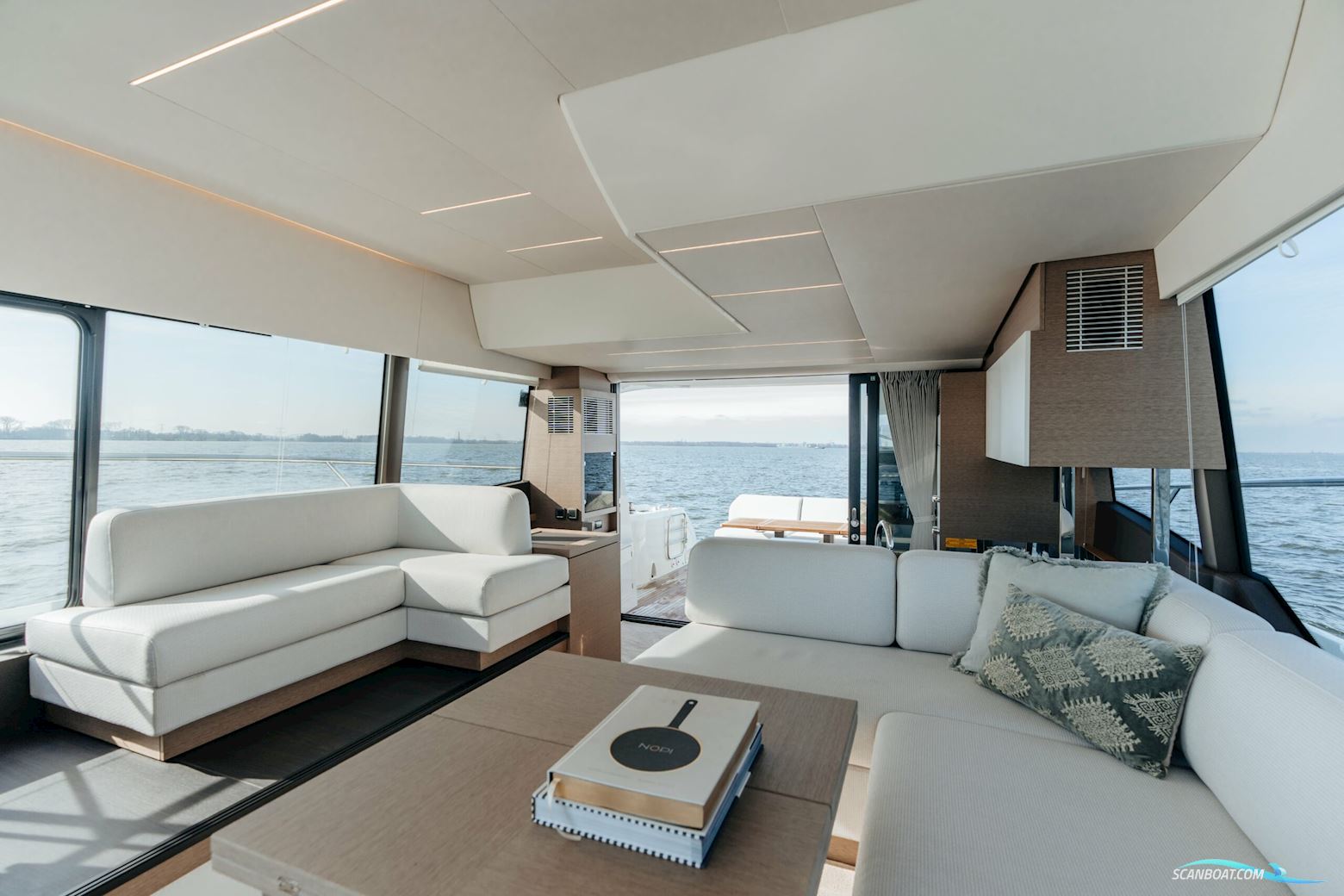 Prestige 520 Flybridge