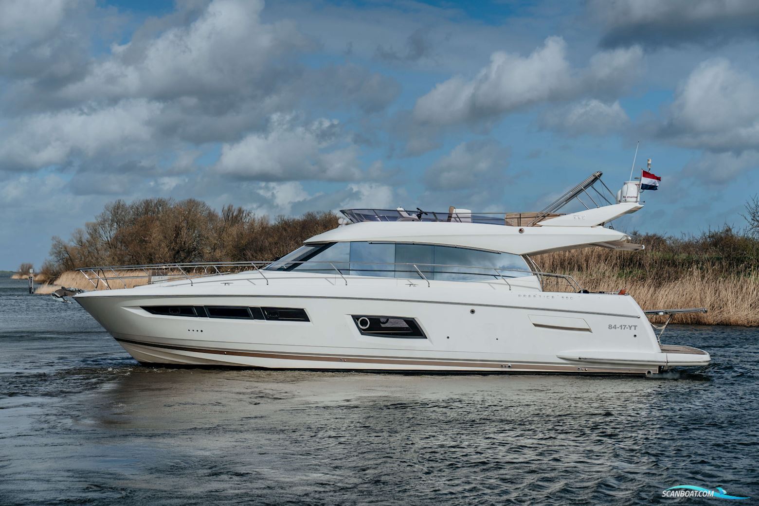 Prestige 550 Flybridge #72 Motorbåd 2015, Holland