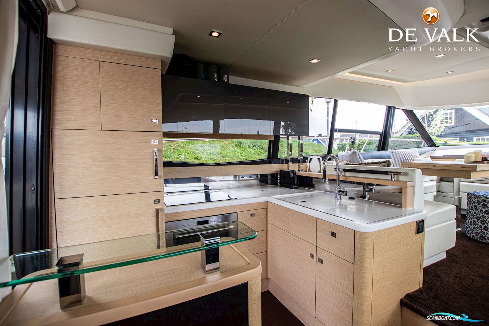 Prestige 550 Flybridge