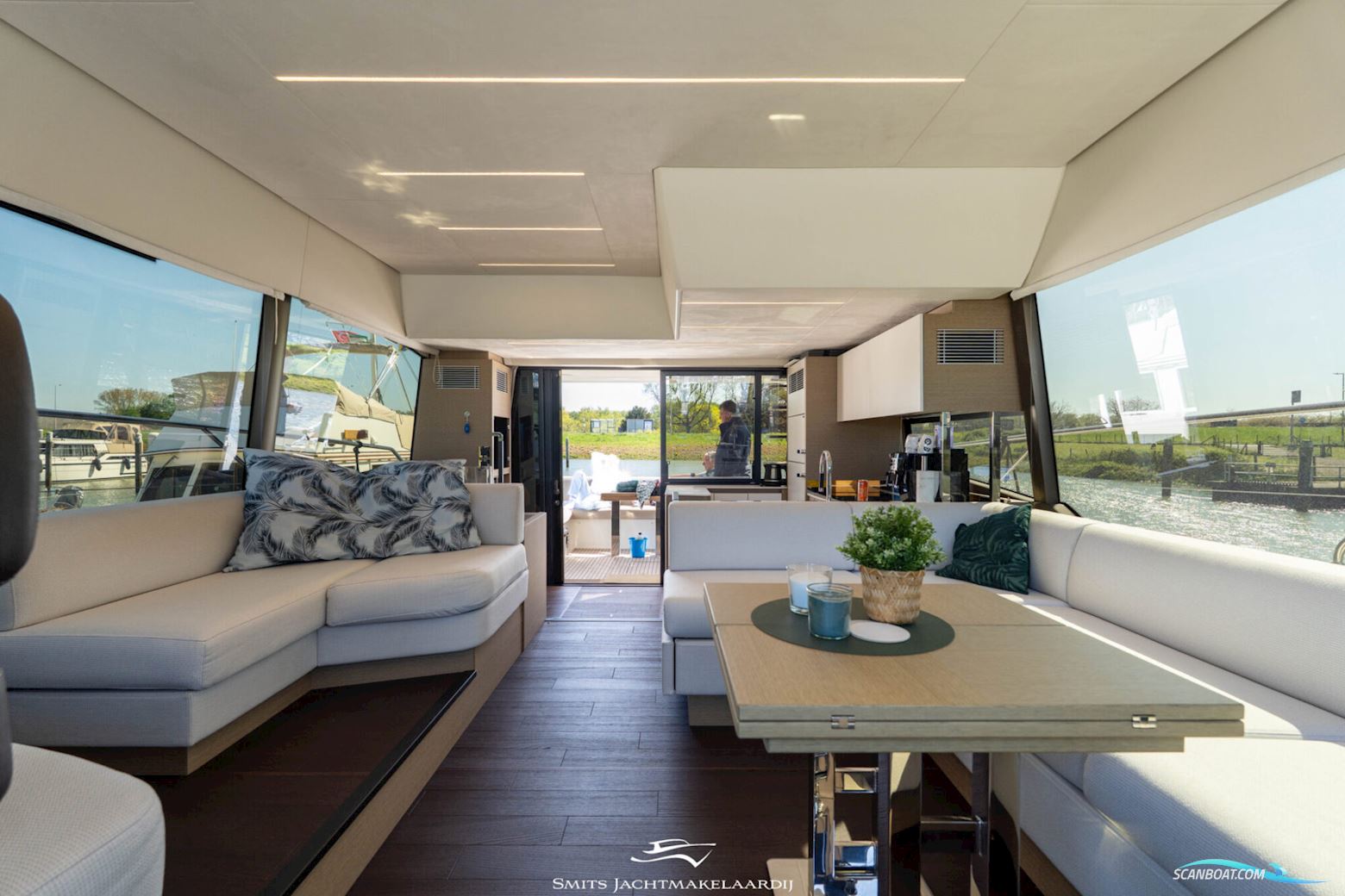 Prestige 590 Flybridge