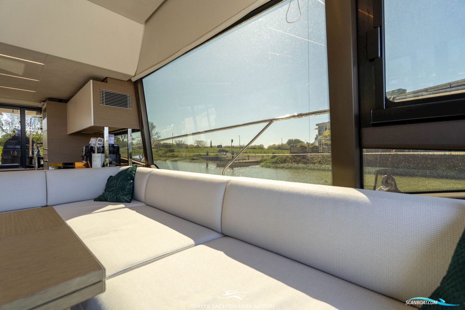 Prestige 590 Flybridge