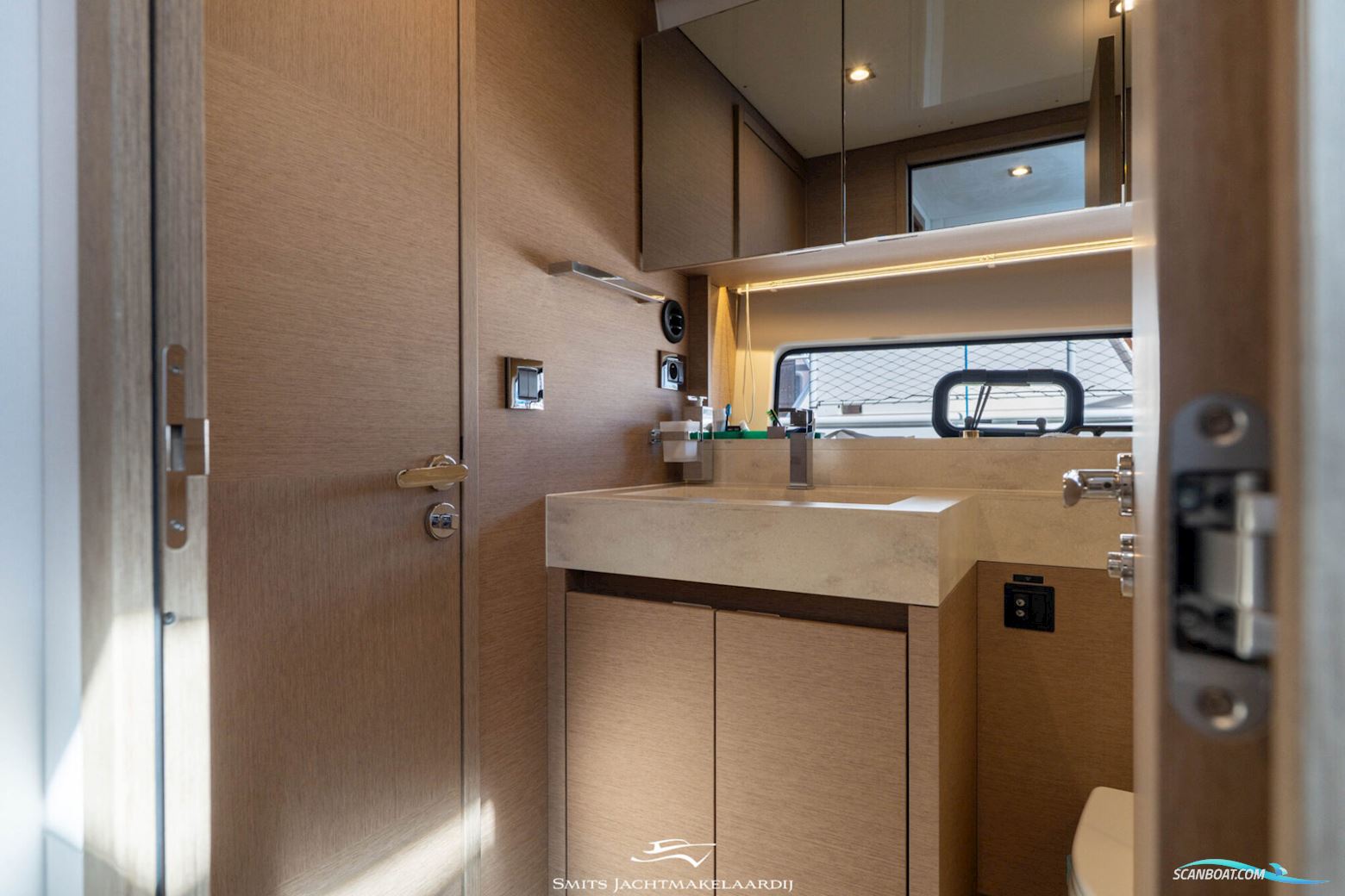 Prestige 590 Flybridge