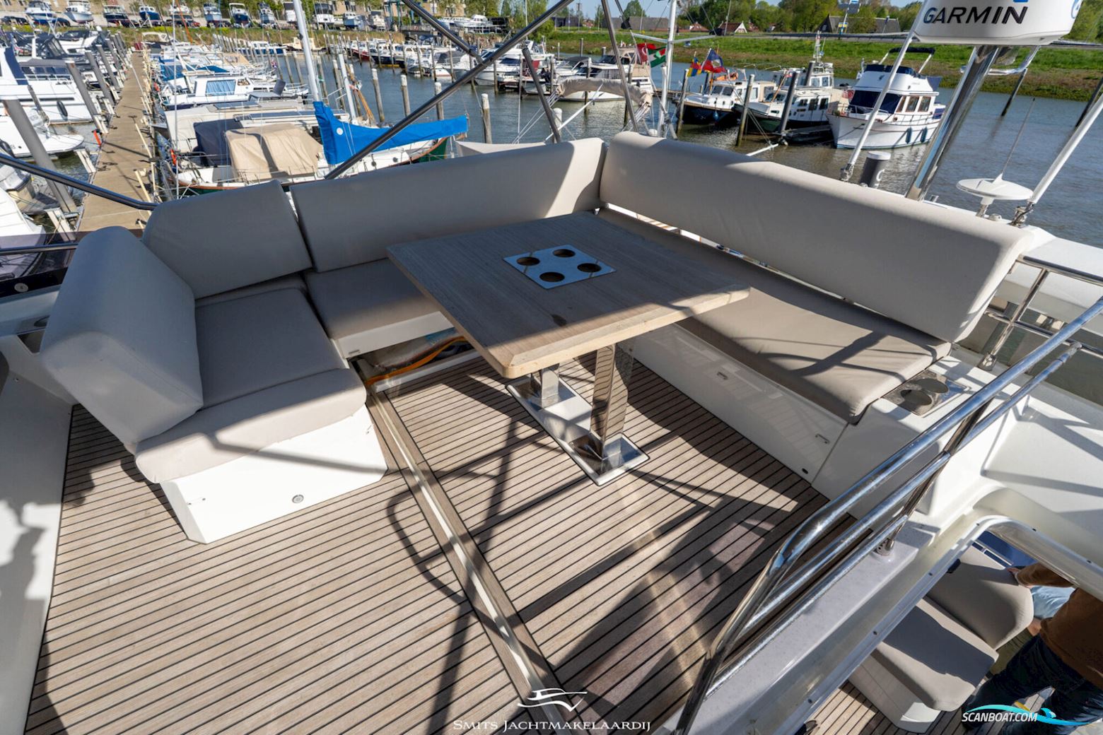 Prestige 590 Flybridge