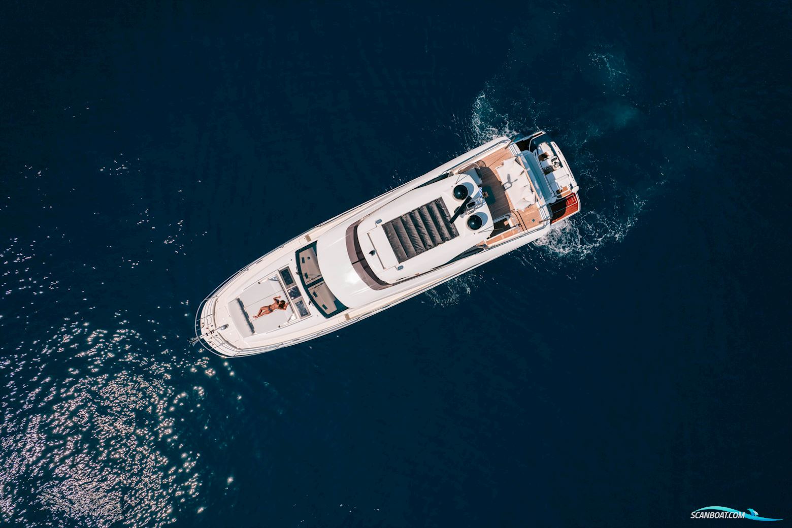 Prestige 690 flybridge