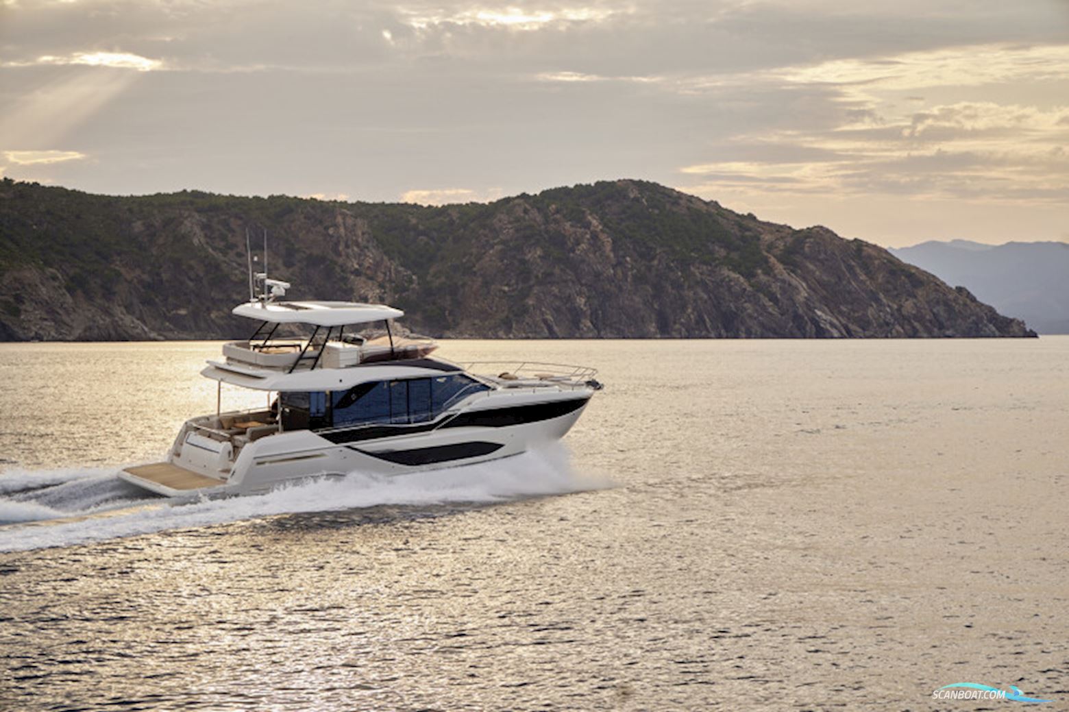 Prestige F5.7 Motorbåd 2025, Holland