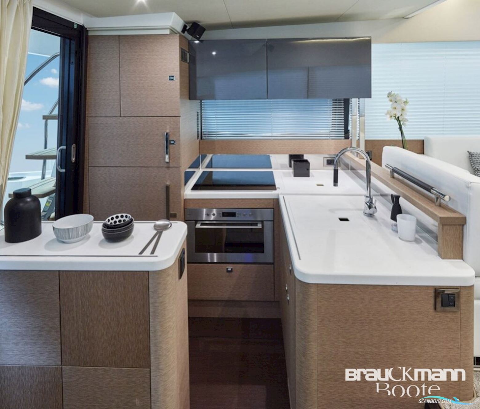 Prestige Yachts 500 Fly