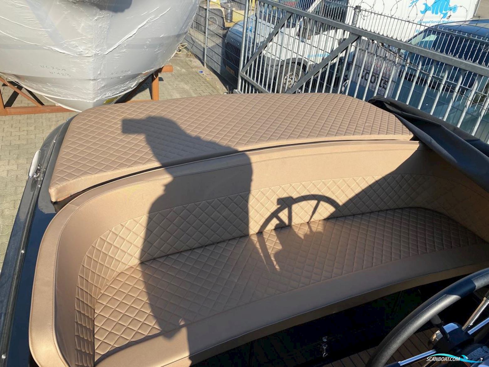 Primeur  710 Tender met Boegschroef