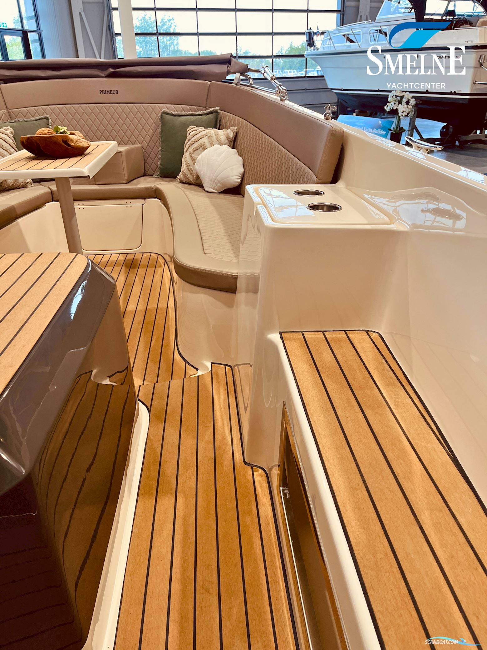 Primeur 700 Lounge