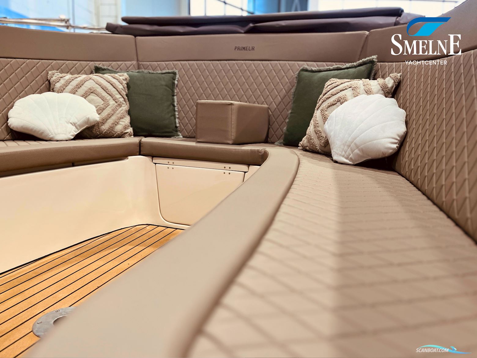 Primeur 700 Lounge