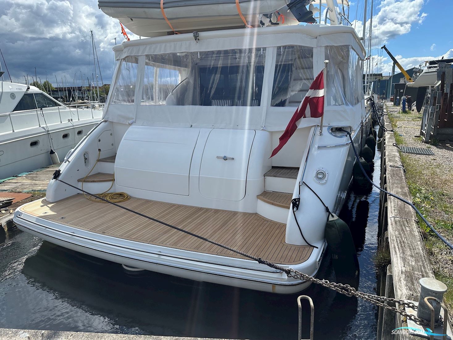 Princess 23M