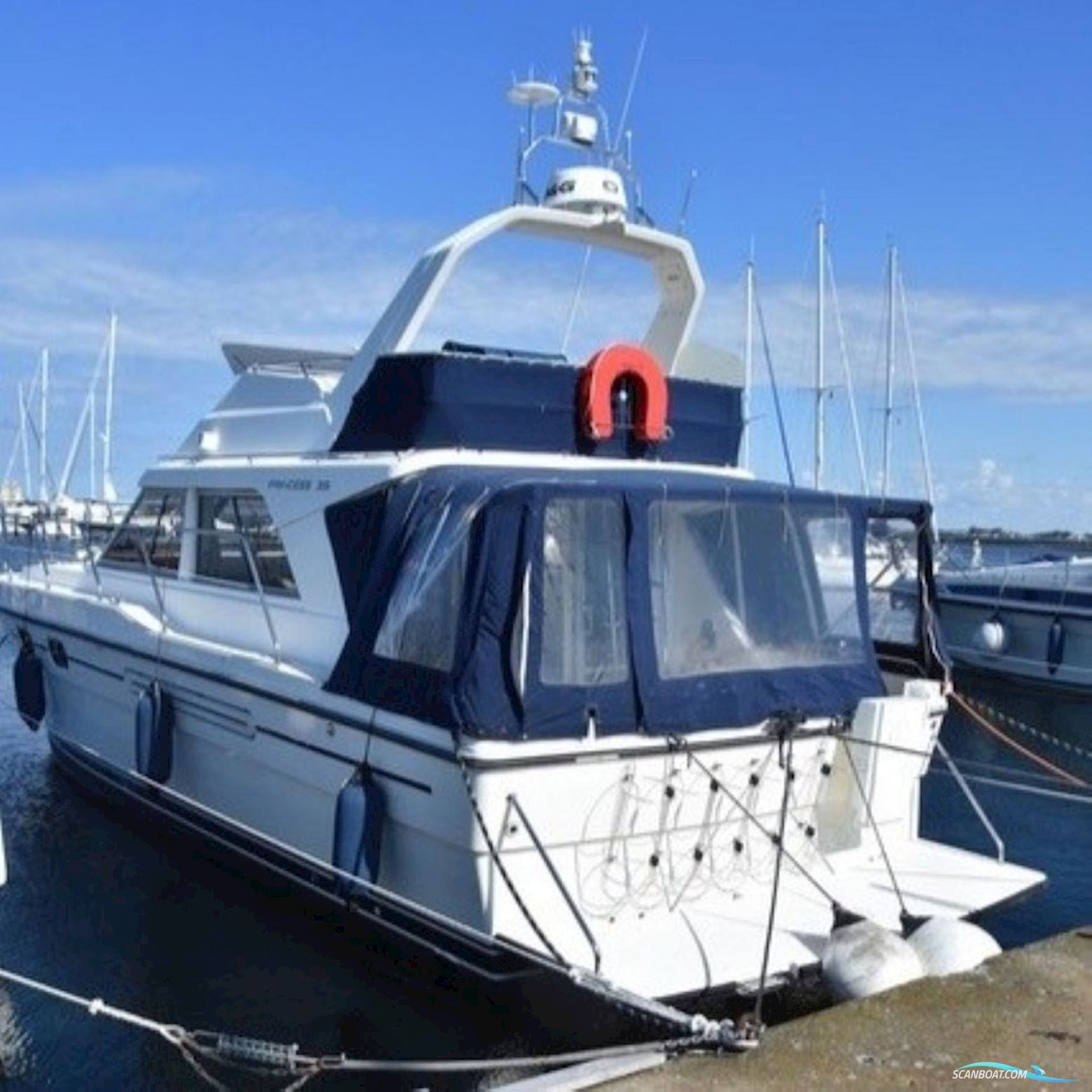Princess 35 Flybridge 2Xcummins 6Bta 5,9L Motorbåd 1990, med Cummins Cummins 6 Bta 5,9 L motor, Sverige