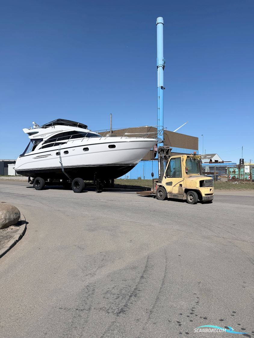 Princess 42 flybridge