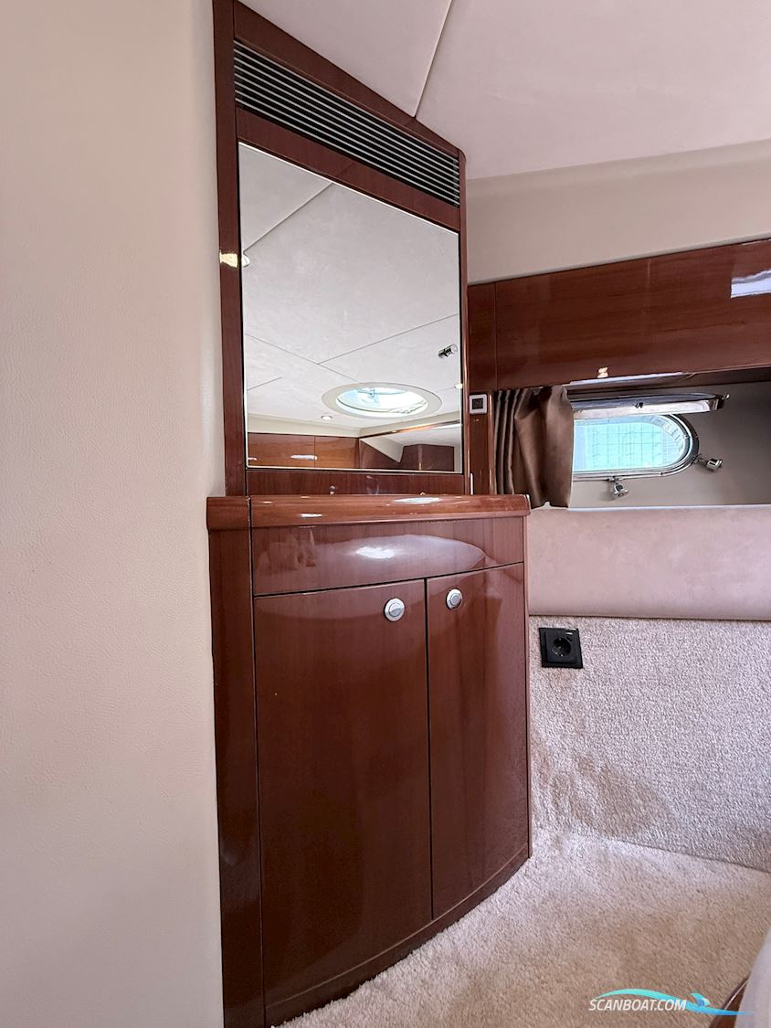 Princess 42 flybridge