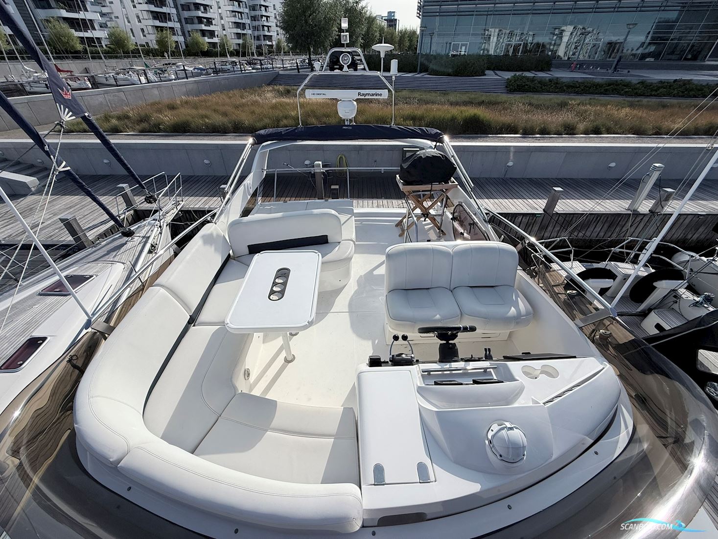 Princess 42 flybridge