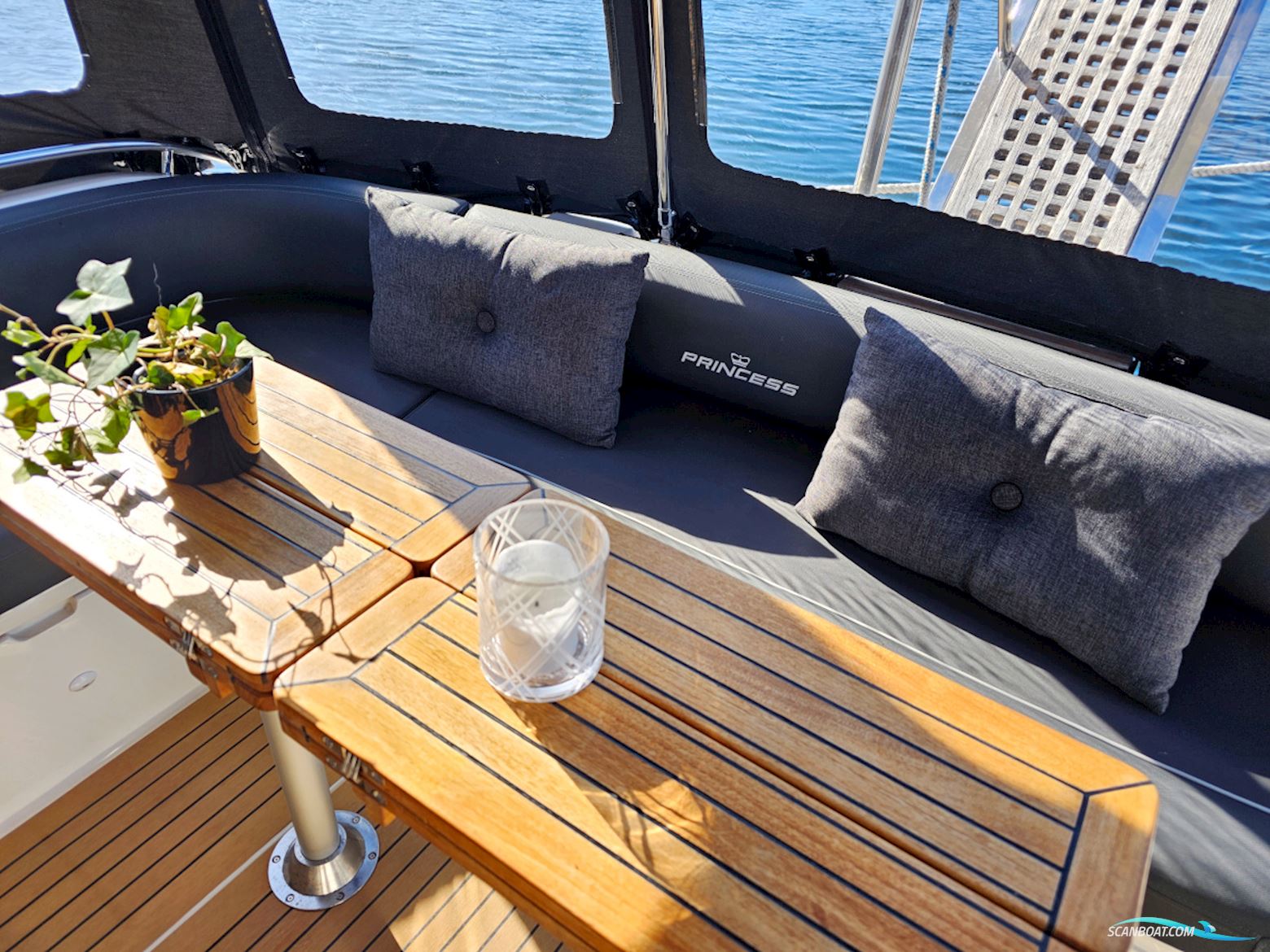 Princess 440 flybridge