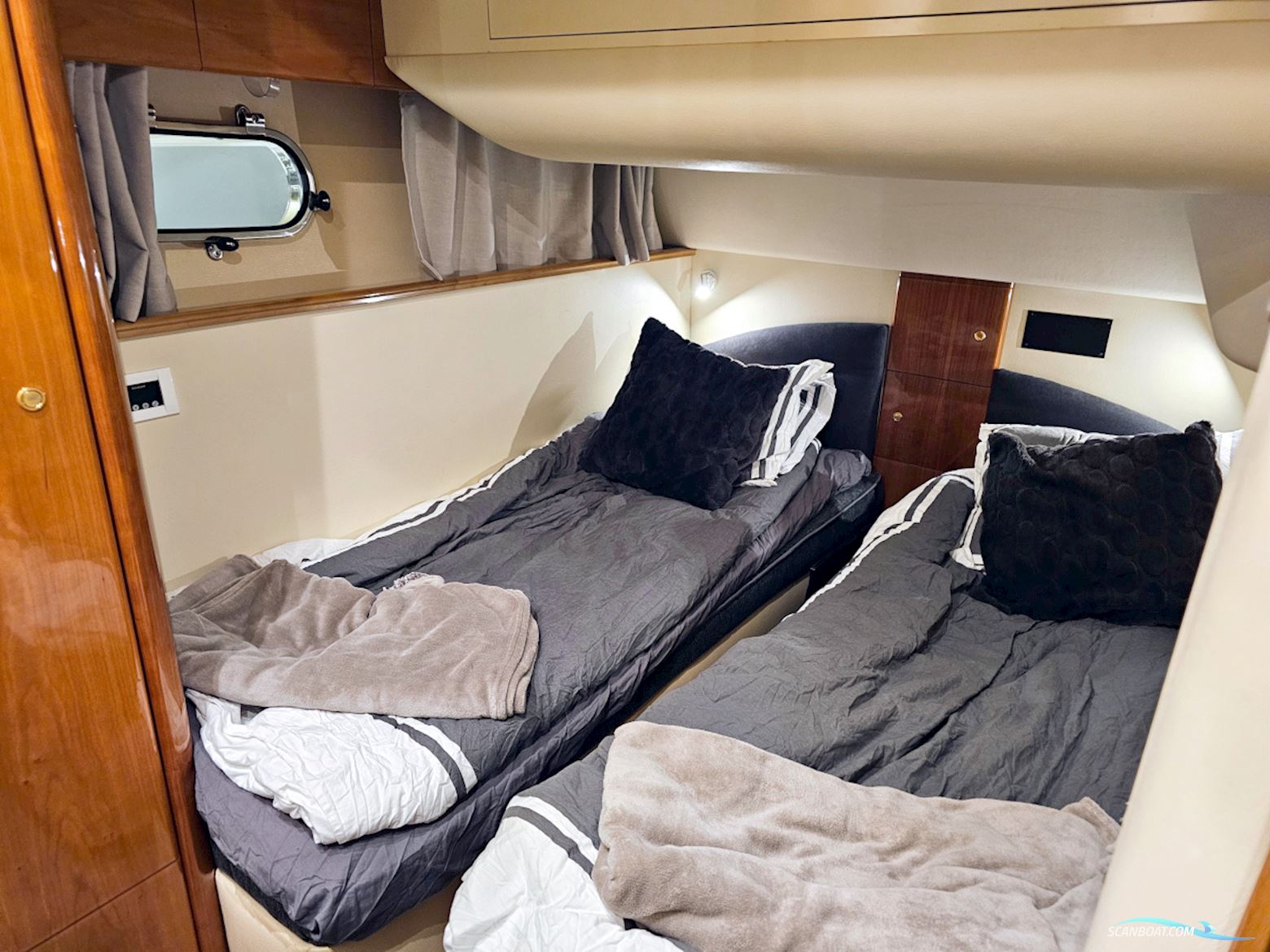 Princess 440 flybridge