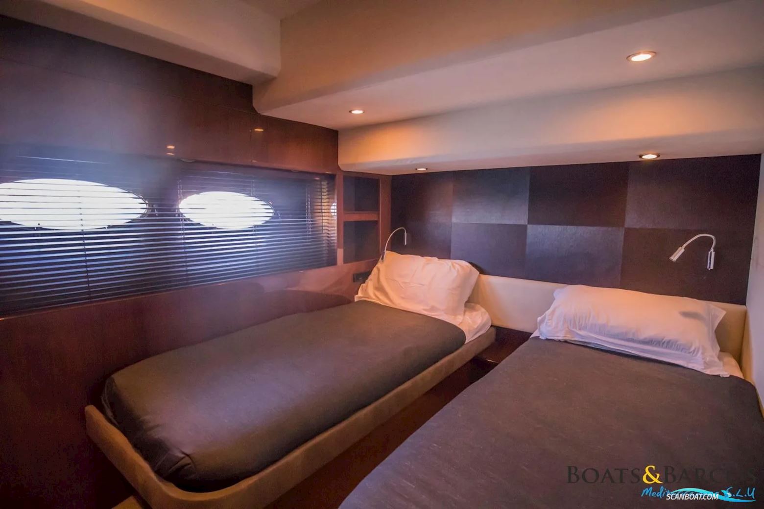 PRINCESS 72 Motor Yacht