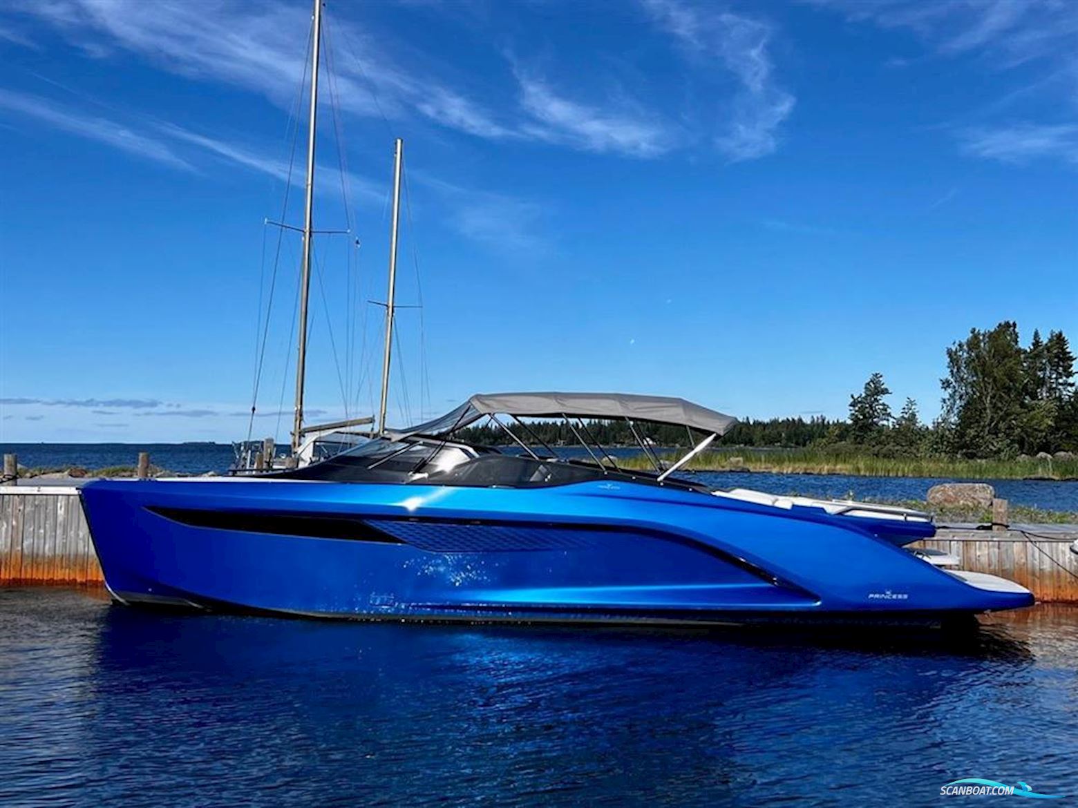 Princess R35 Motorbåd 2020, Finland