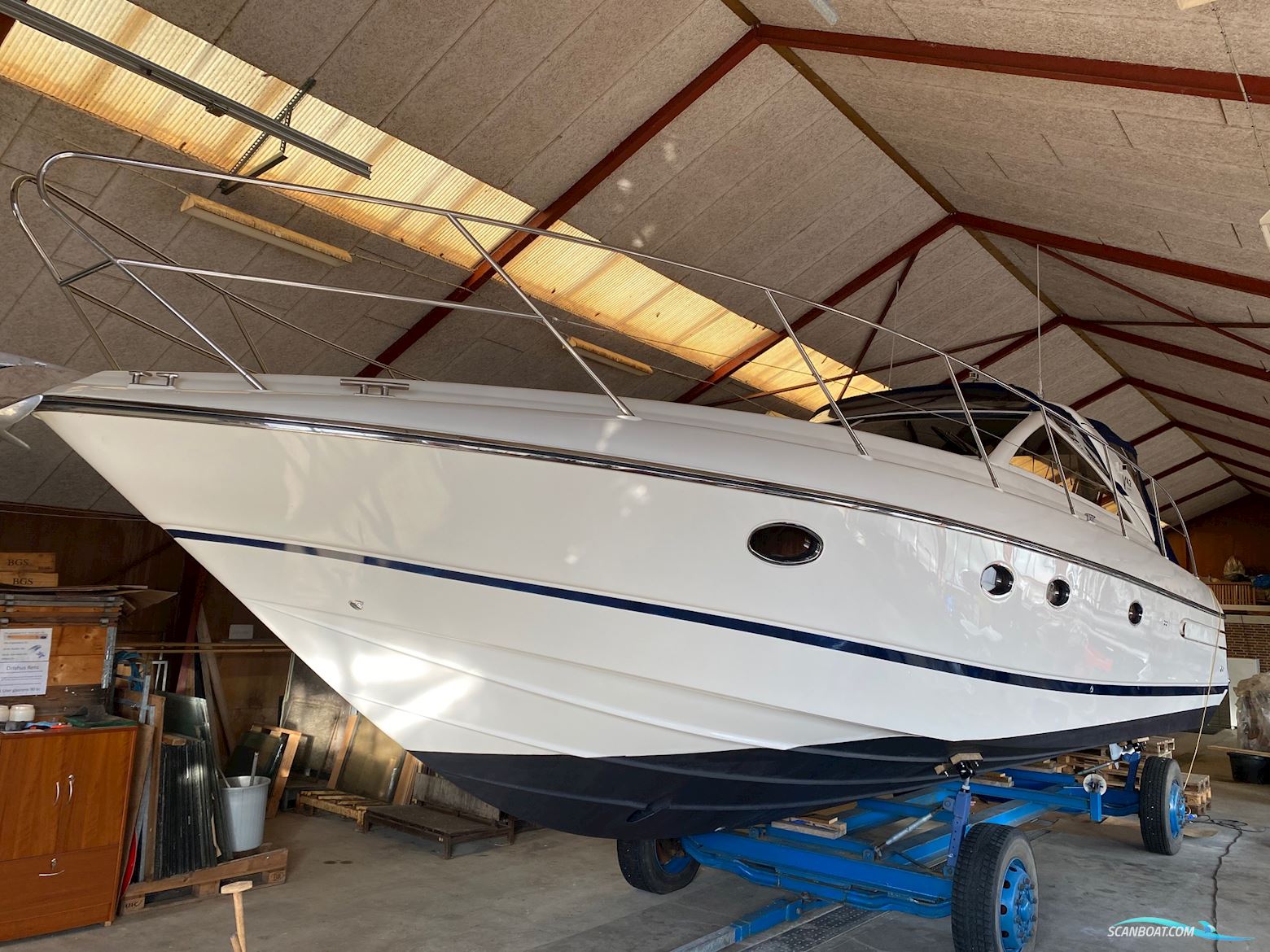 Princess V42 Motorbåd 2003, med Volvo Penta Kad300 motor, Danmark