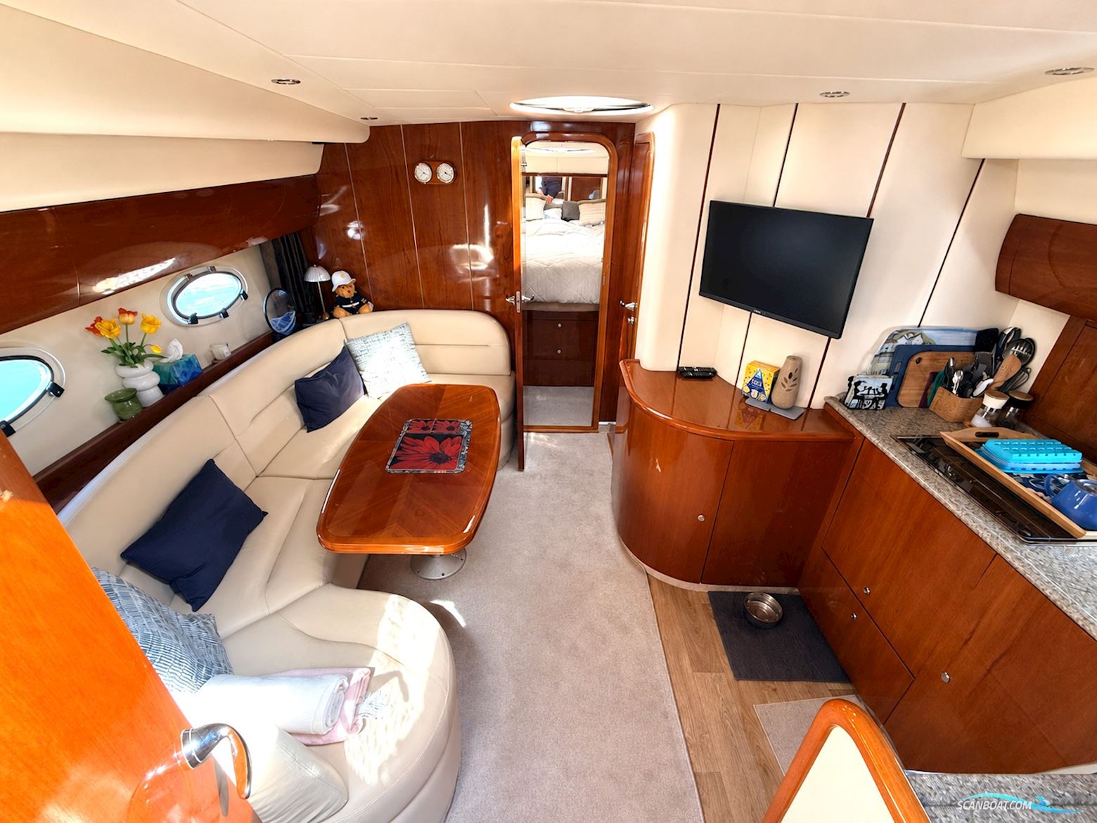 PRINCESS V42