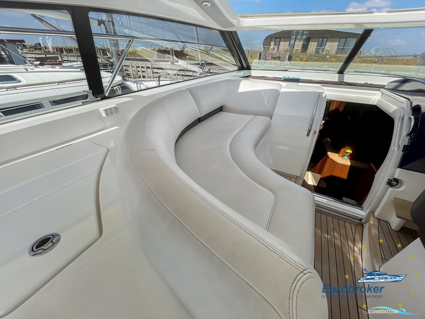 Princess V42