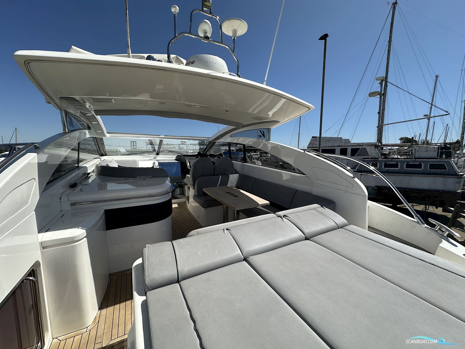 Princess V42