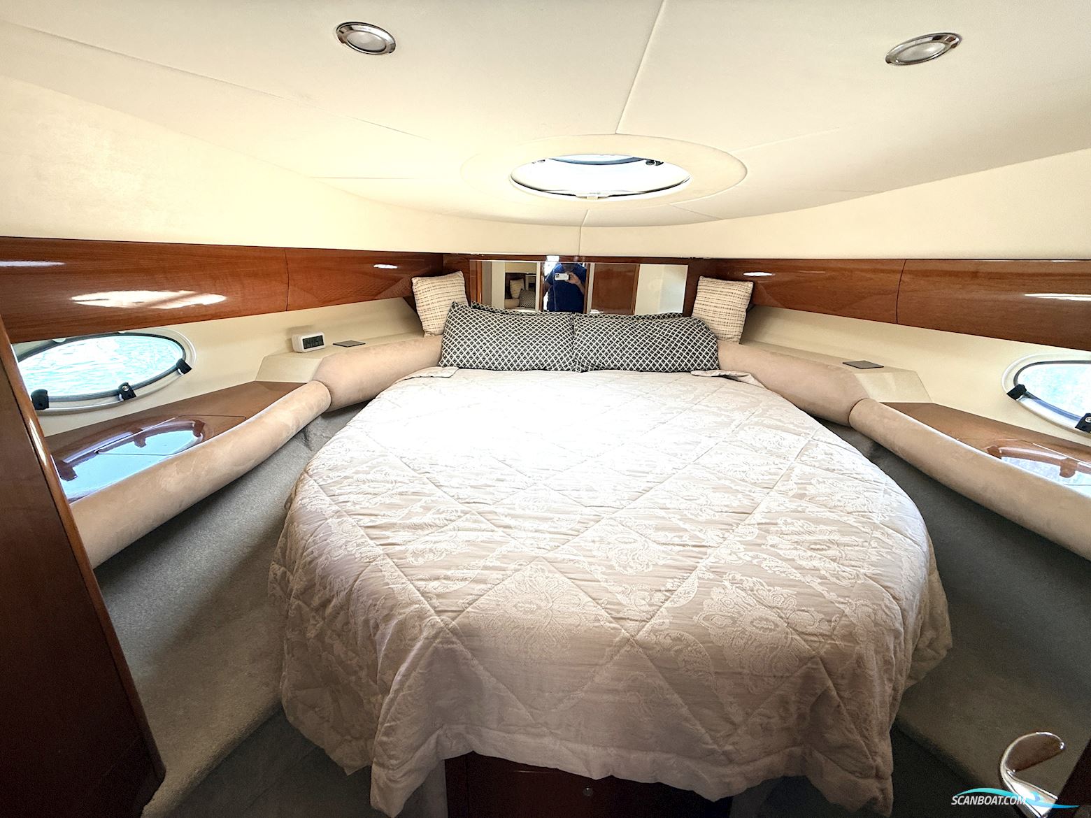 Princess V42