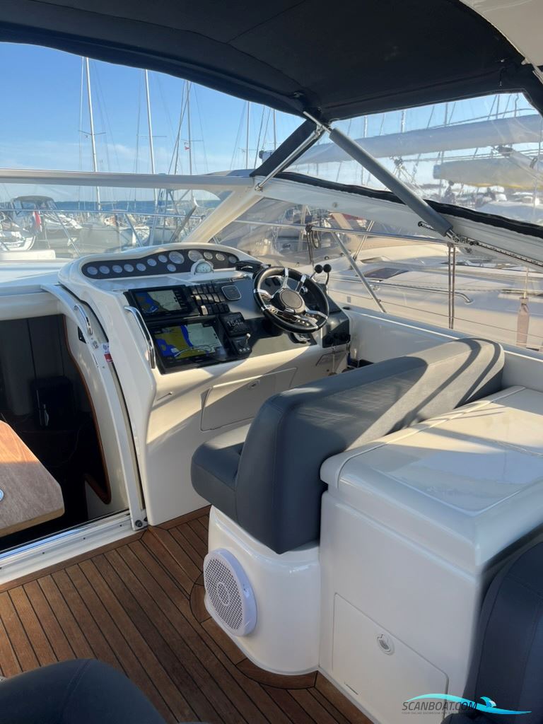 Princess V42