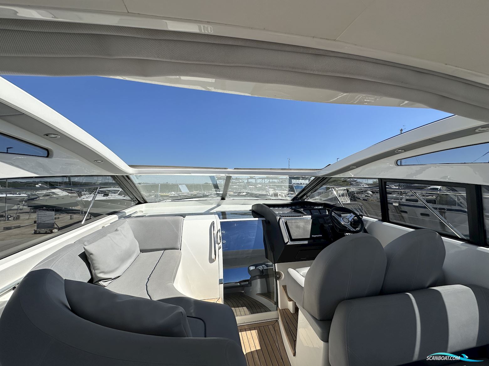 Princess V42