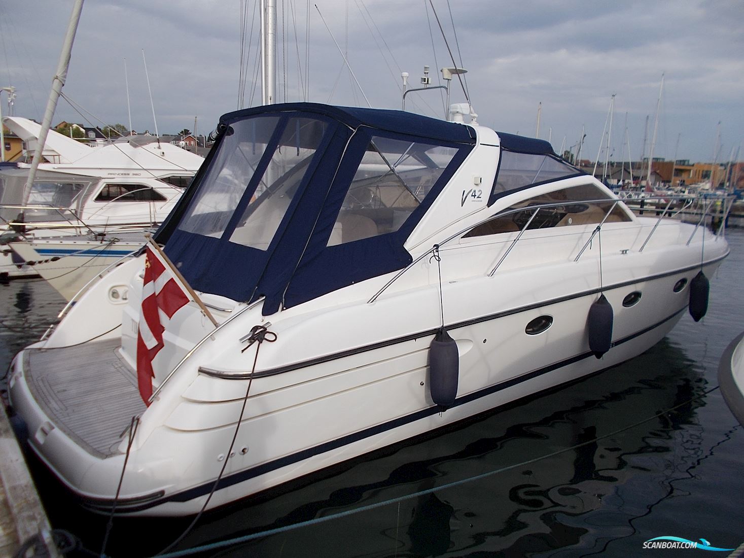 Princess V42 Motorbåd 2004, med Volvo Penta KAD 300 motor, Danmark